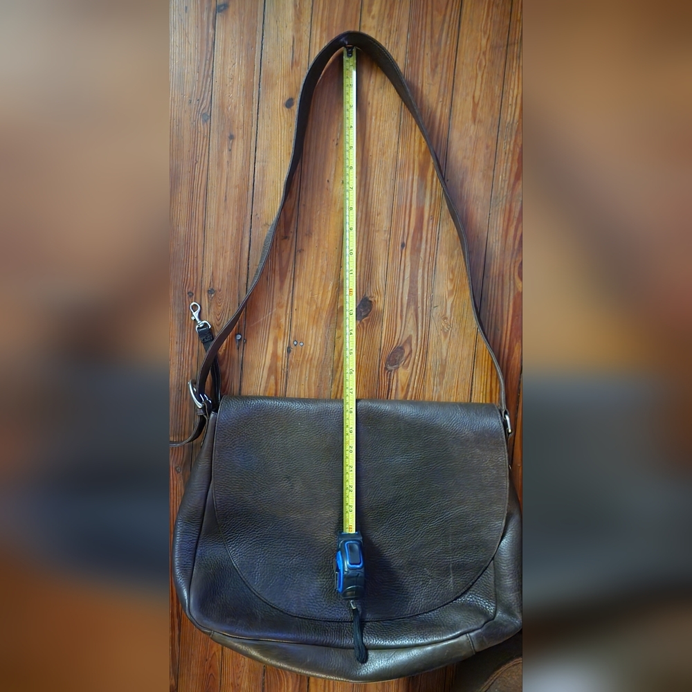 Vintage Eddie Bauer Messenger Bag. 100 %  authentic leather. - Picture 14 of 15